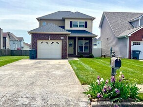 Building Photo - Beautiful Home Available Now!