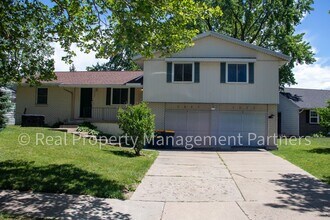Building Photo - 3920 Camelot Dr SE