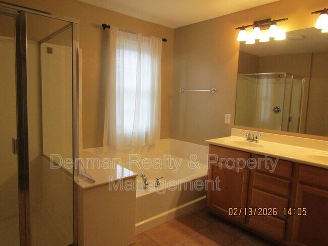 Building Photo - 2626 S Key Biscayne Dr