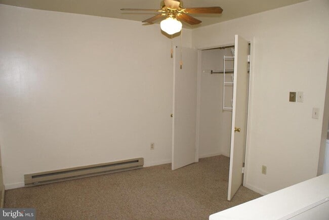 Building Photo - 1121 Stanley Ave