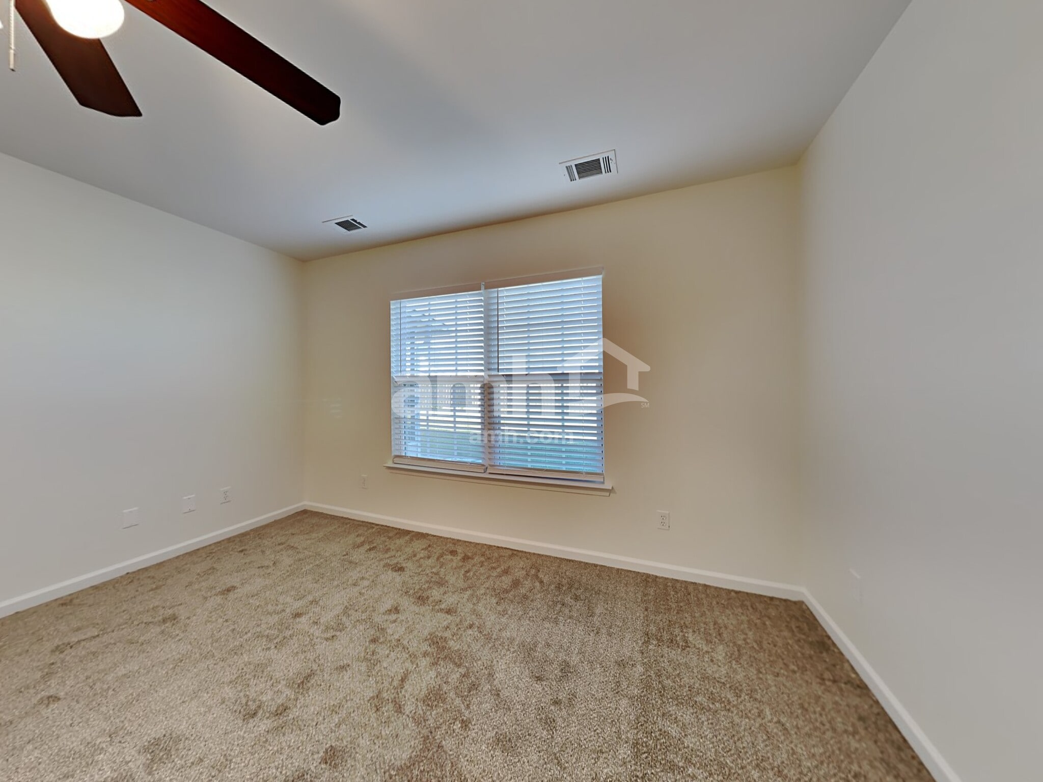 Building Photo - 163 Willow Point Cir