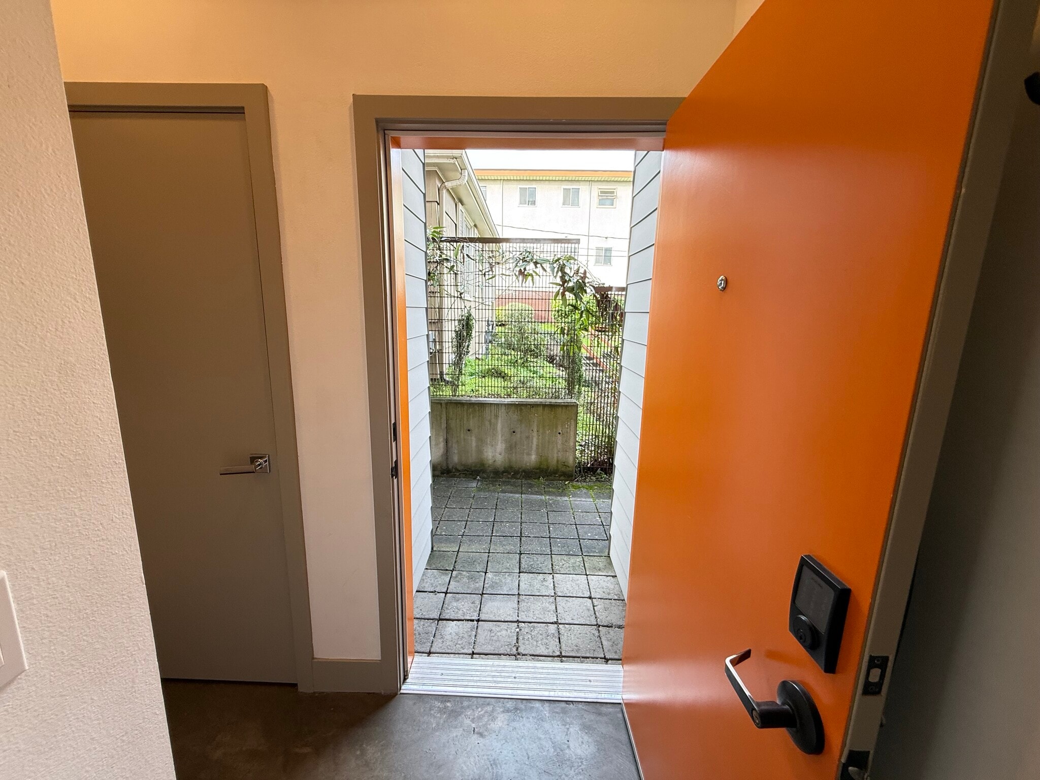 Building Photo - 4143 California Ave SW