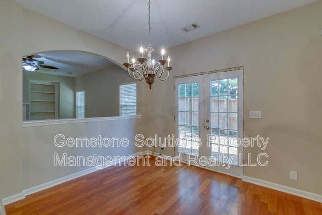 Building Photo - 55 Banwell Park