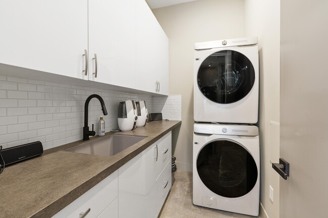 Building Photo - 48832 Cassia Pl