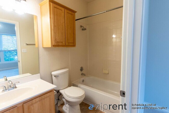 Building Photo - 12245 Abbey Glen Ln