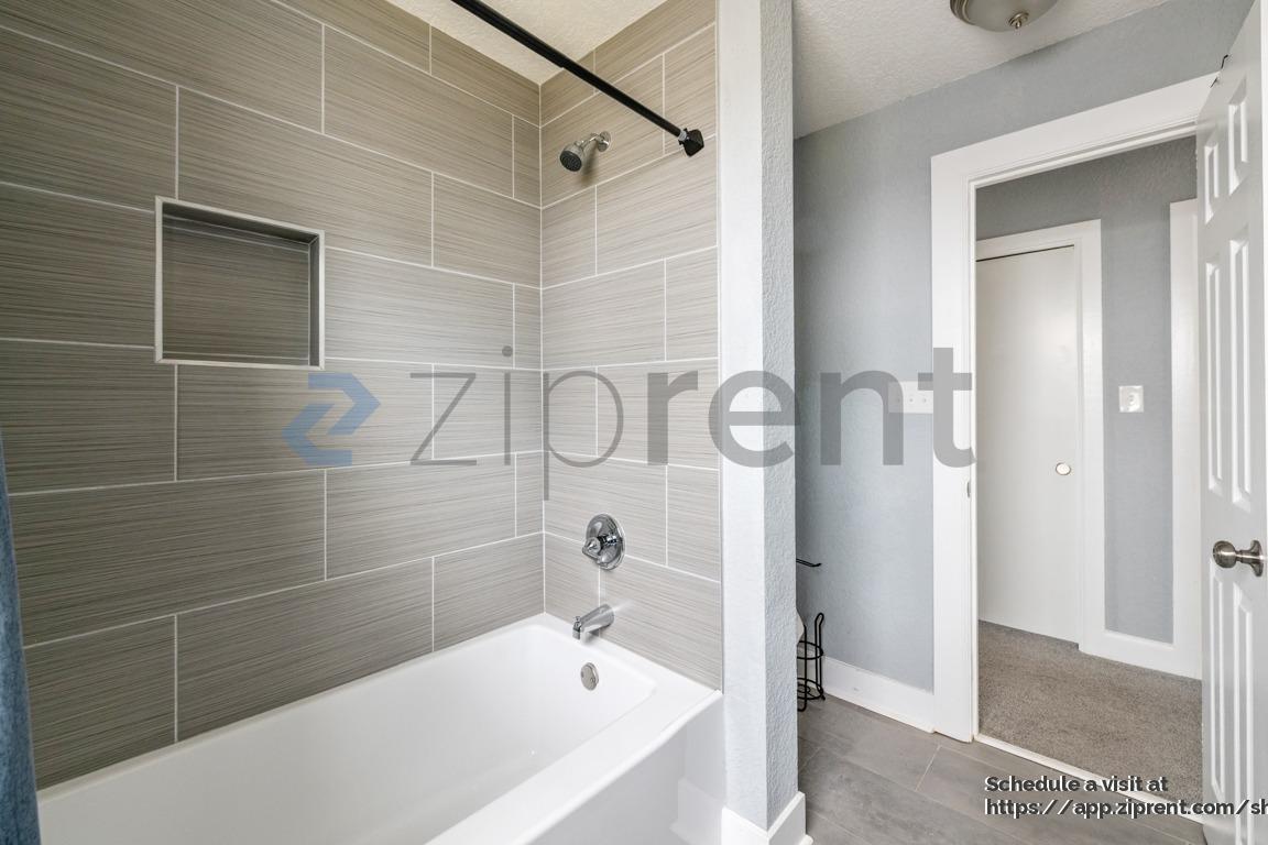 Building Photo - 965 W Ocean View Ave