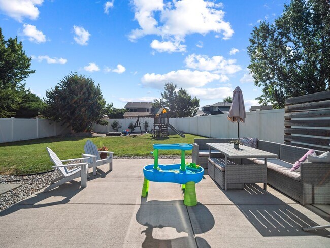 Building Photo - Furnished 3-Bedroom Home in Spokane Valley – Comfortable & Move-In Ready