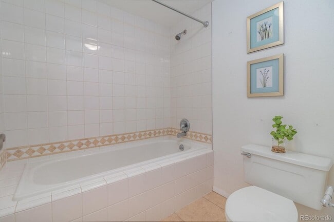 Building Photo - LOCATION!! Denver's Desirable Cherry Creek...