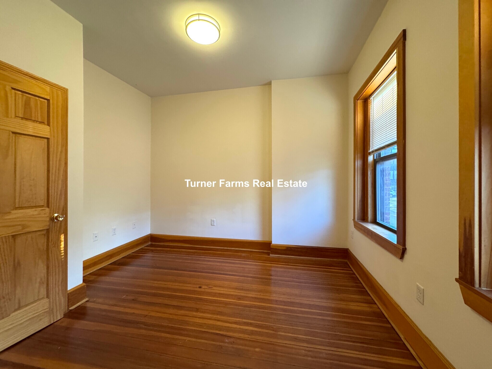 Building Photo - 145 Hillside St