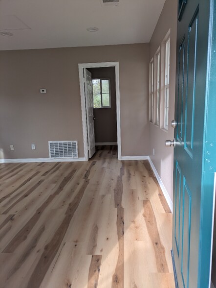 Building Photo - 4557 Vereda Mar De Ponderosa