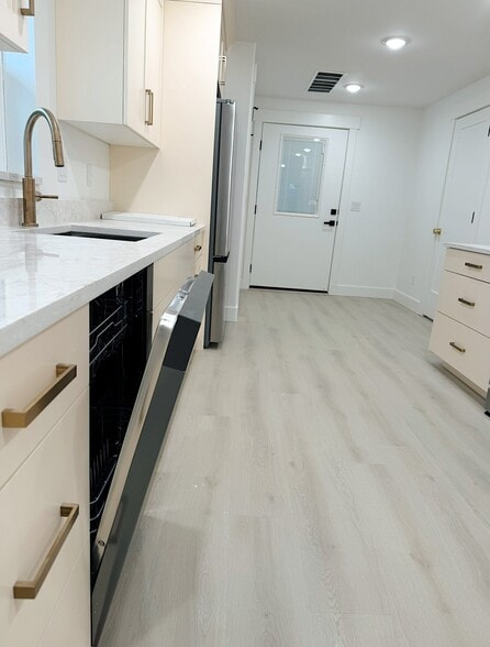 Building Photo - 266 S 1400 W