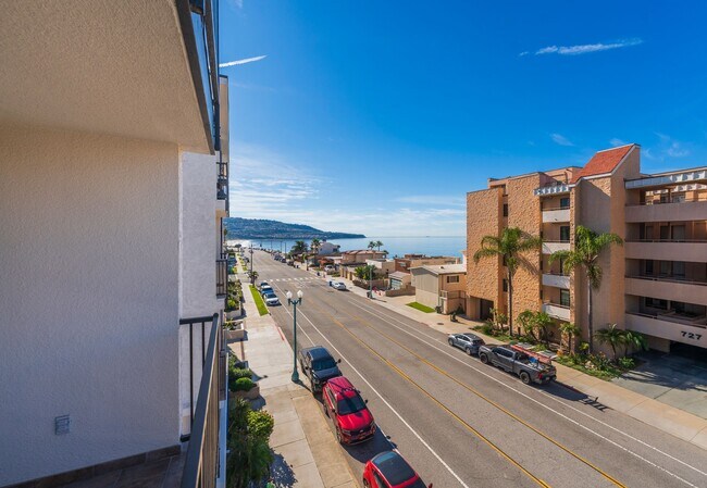 Building Photo - 730 Esplanade