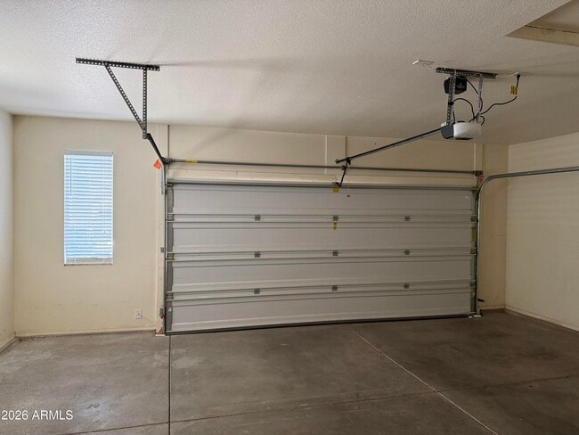 Building Photo - 657 Tanner Dr