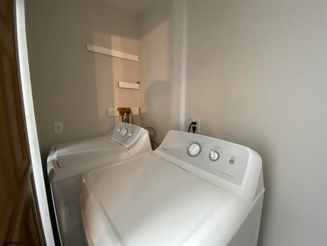 Building Photo - 29 Bartram Ave