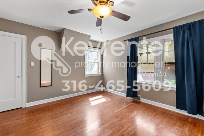 Building Photo - 1728 E McKnight Dr