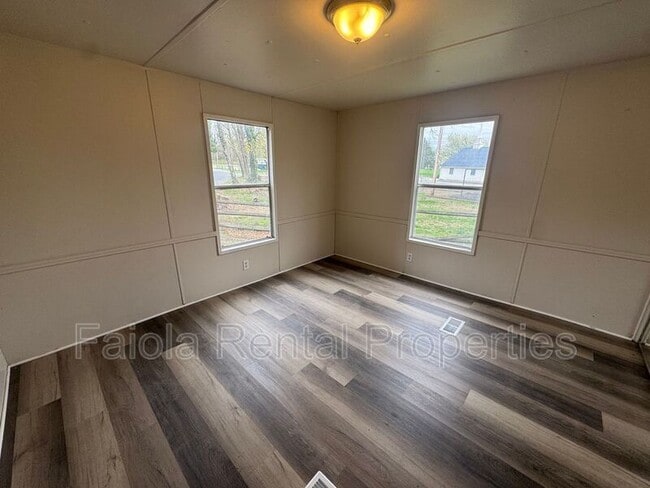 Building Photo - 1 Talmar Ln