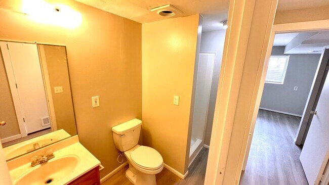 Building Photo - Remodeled 4 Bedroom Townhome!