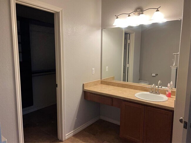 Building Photo - 1814 Indian Lodge Dr