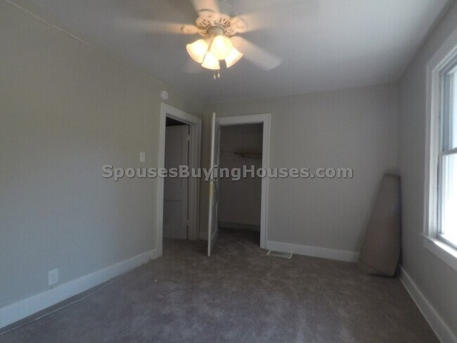 Building Photo - 810 Fairfield Ave