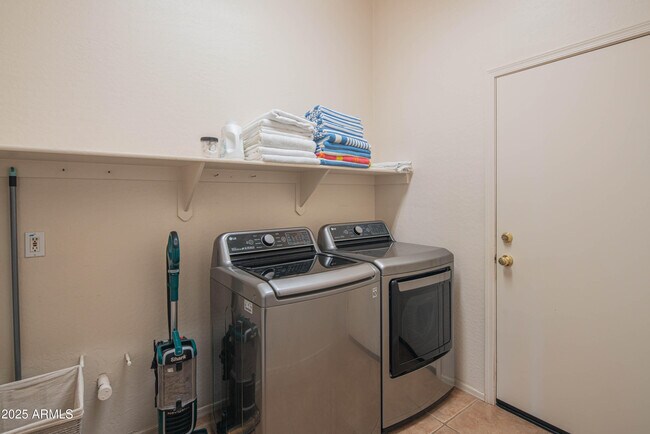 Building Photo - 26072 N 74th Ave