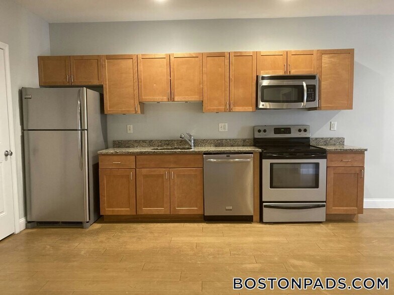 Building Photo - 26 Portland St