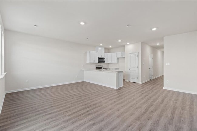 Building Photo - 15 Whaler Dr