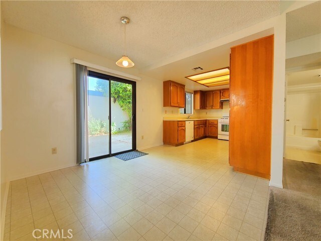 Building Photo - 10844 Pepper Way