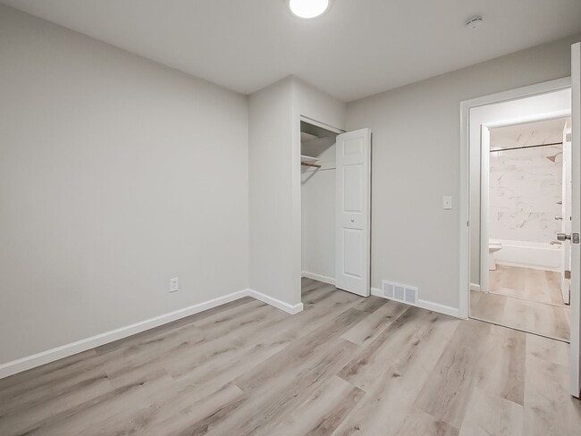 Building Photo - AVAILABLE NOW! Charming 3-Bedroom Home in Prime Pontiac Location