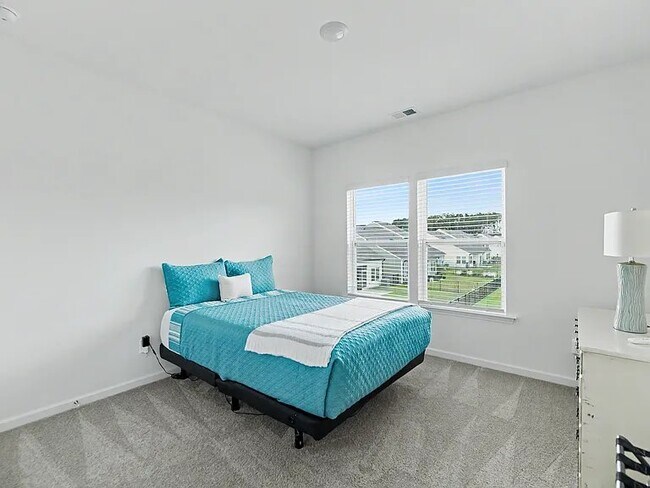 Building Photo - 691 Snow Owl Dr