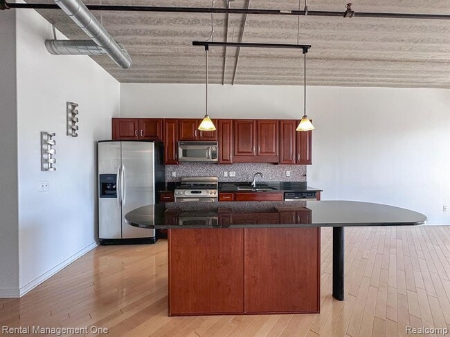 Building Photo - 101 Curry Ave