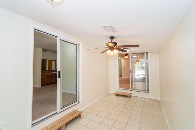 Building Photo - 4 bedroom 3 bath 2 car garage- Large Townhome In *Timber Ridge Subdivision*