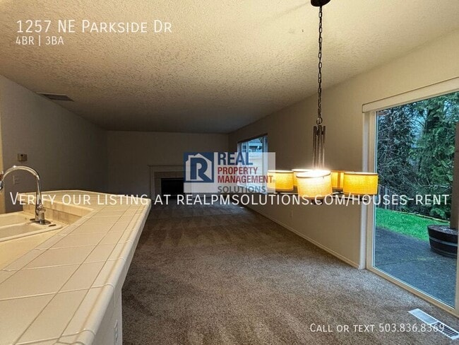 Building Photo - 1257 NE Parkside Dr