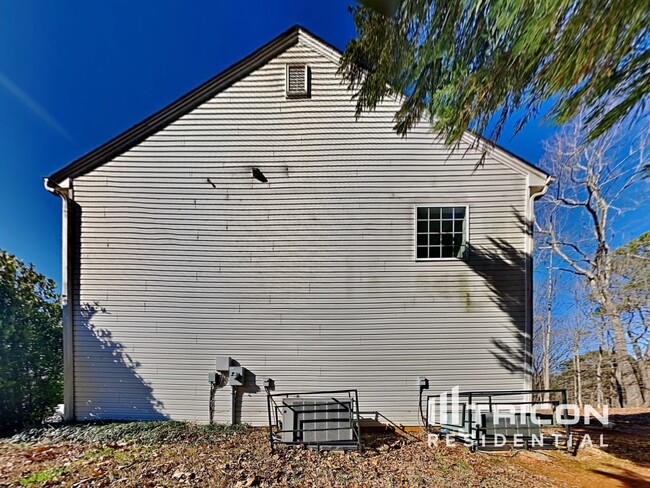 Building Photo - 1619 Spring Hill Ct