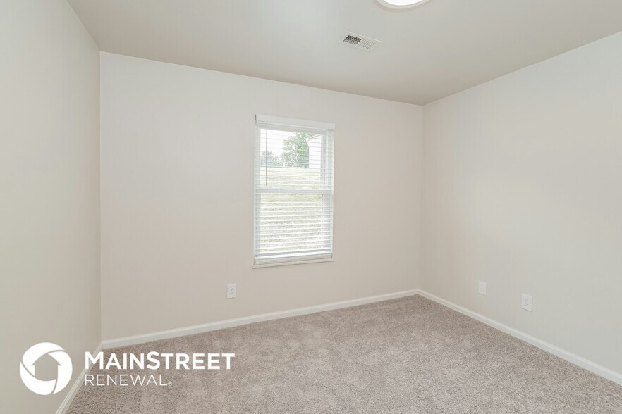 Building Photo - 8424 Gardenside Ln