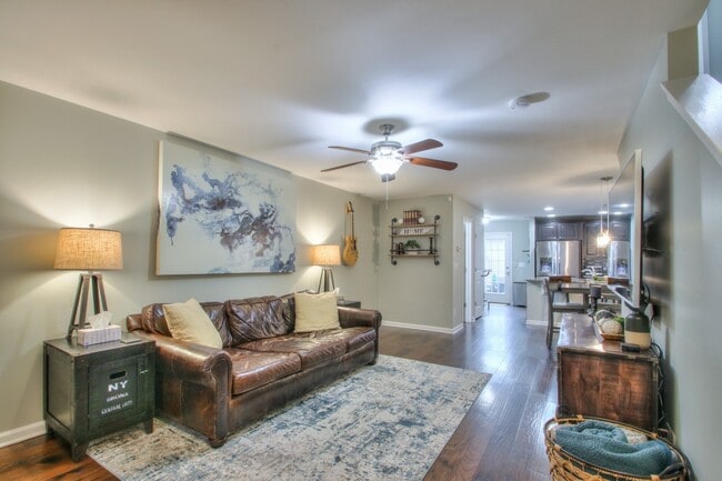 Building Photo - 1215 Riverbrook Dr