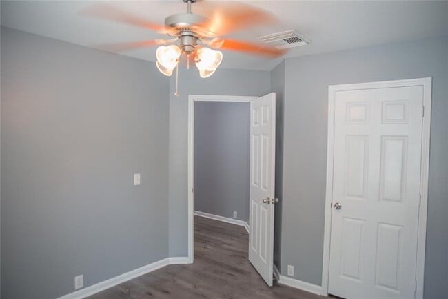 Building Photo - 2843 Sandberry Dr