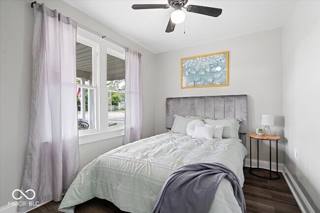 Building Photo - 606 E County Line Rd