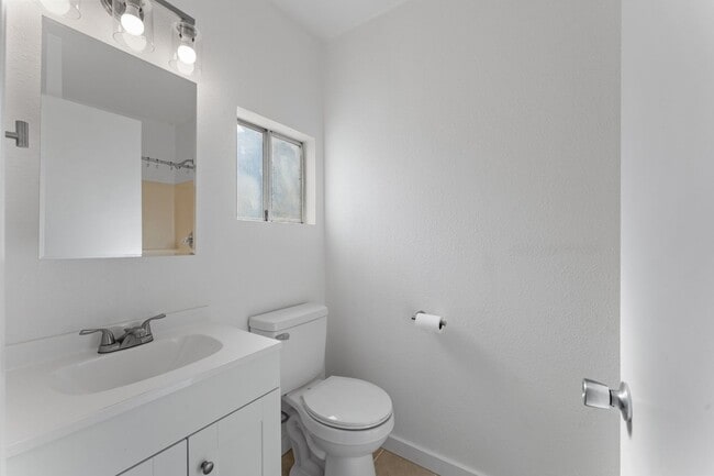 Building Photo - 910 Deador Rd