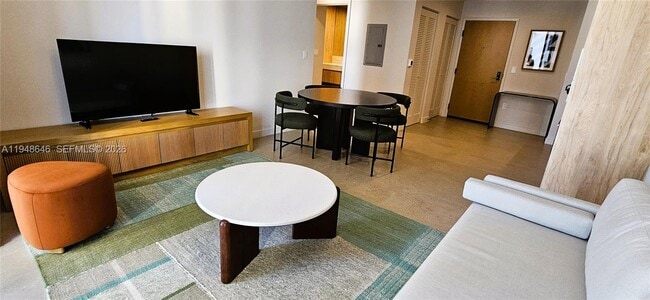 Building Photo - 11 NE 6th St