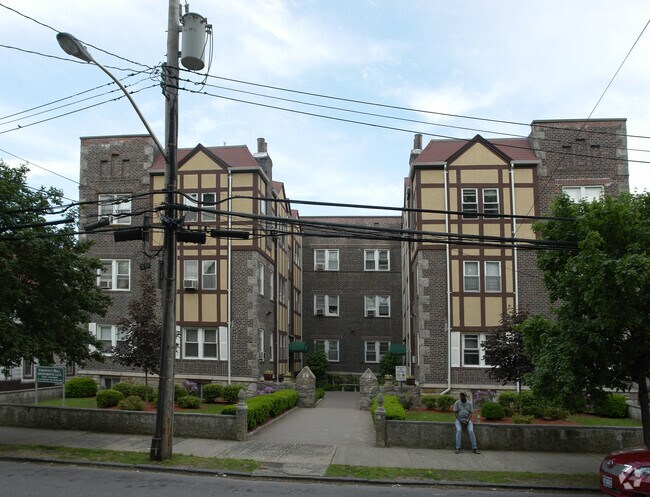 Primary Photo - 18-20 Chestnut Hill Ave