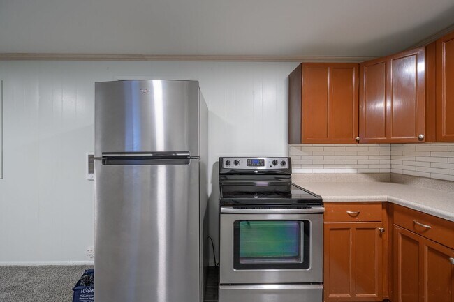 Building Photo - Spacious 4-Bedroom Contemporary Home with 1-Bedroom ADU