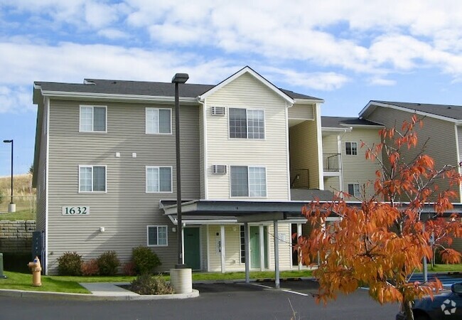 Exterior - Creekside Apartments