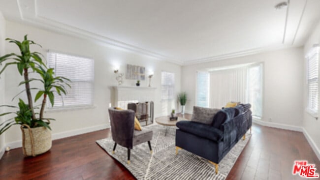 Building Photo - 2059 W 83rd St