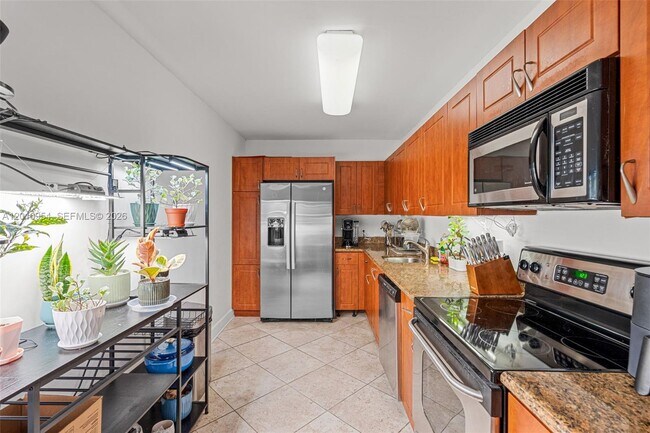 Building Photo - 401 69th St