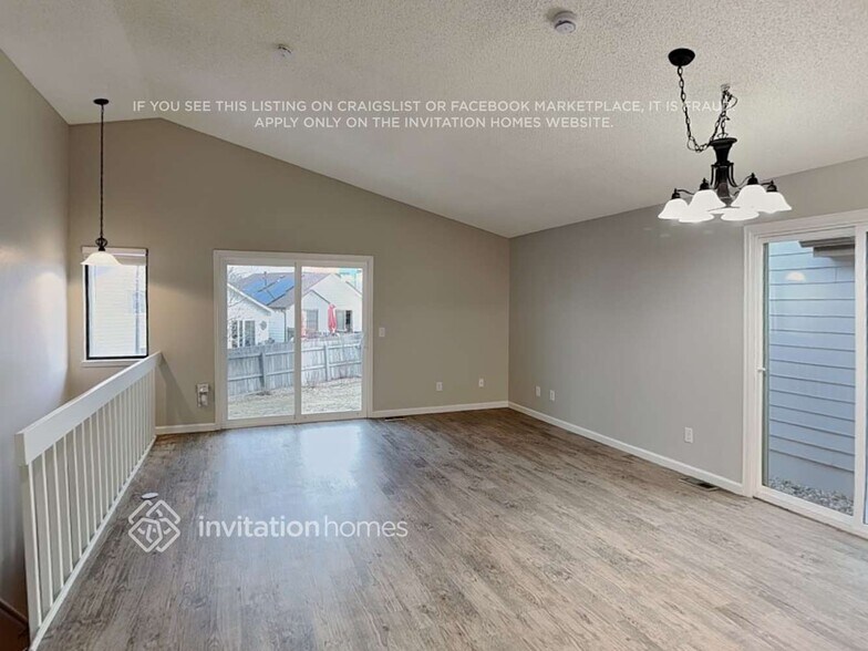 Building Photo - 4120 E 134th Dr