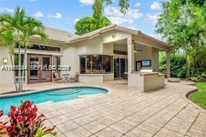 Building Photo - 1884 Classic Dr