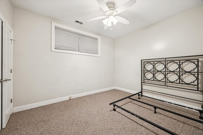 Building Photo - 641 E 50th St