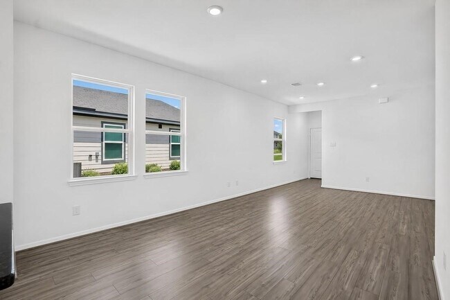 Building Photo - 18027 Lasso Mls Dr