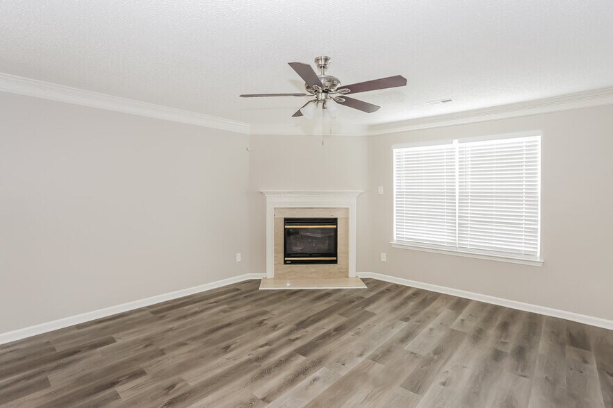 Building Photo - 9925 Aventide Ln