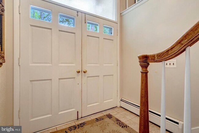 Building Photo - 5315 Summit Dr